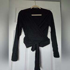 SHEIN Black Tie-Front Crop Top